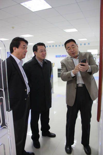 徐连新副市长视察集团